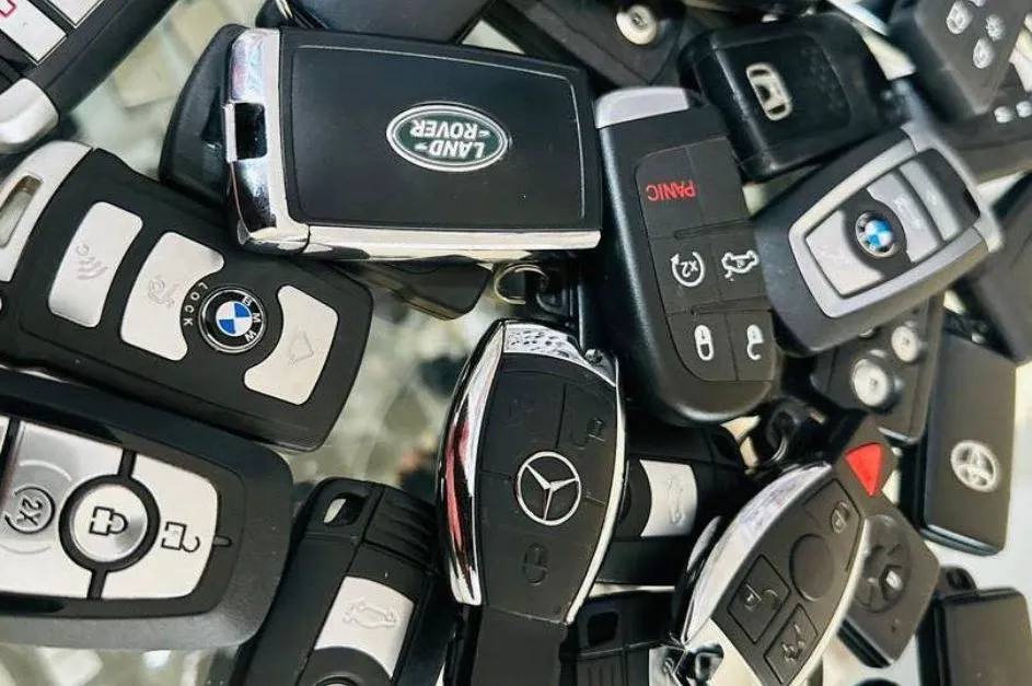 Replacement car and van keys from Autolox mobile Locksmith in Surrey, Sussex and Kent